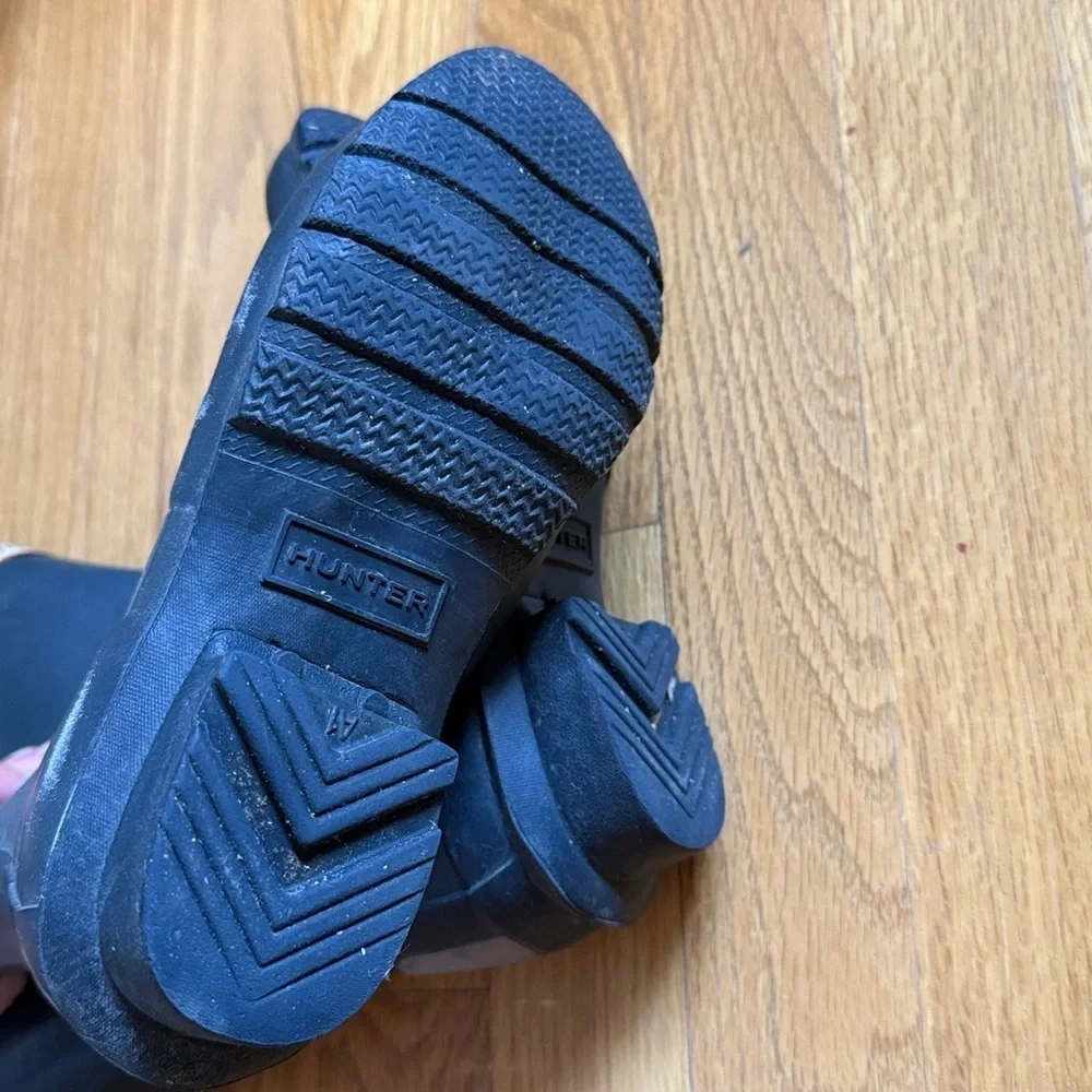 Hunter Classic sz 3 charcoal grey kids rain boots, great pre owned condition